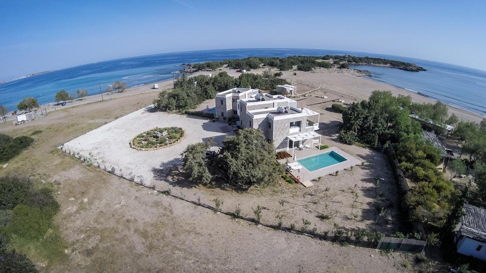 Cedar Bay Beachside Villas Paleokhóra Eksteriør bilde