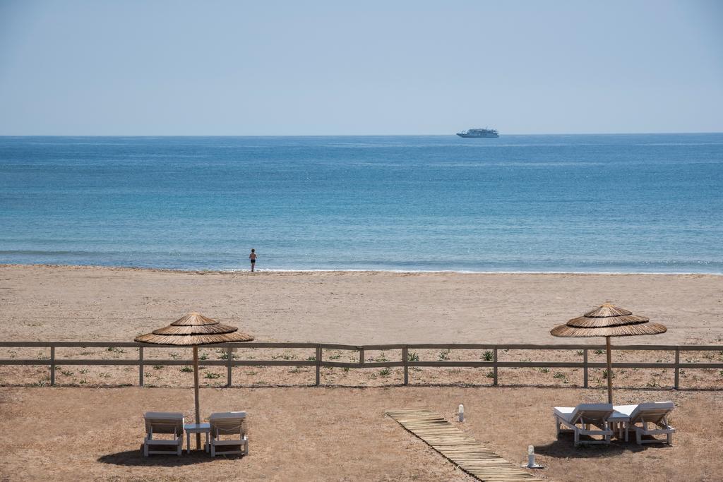 Cedar Bay Beachside Villas Paleokhóra Eksteriør bilde